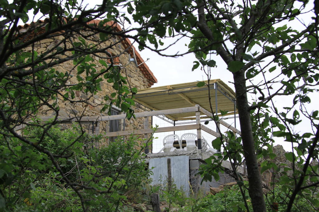 Gite Chez Coste Gilles Saint-Privat-du-Dragon Bagian luar foto